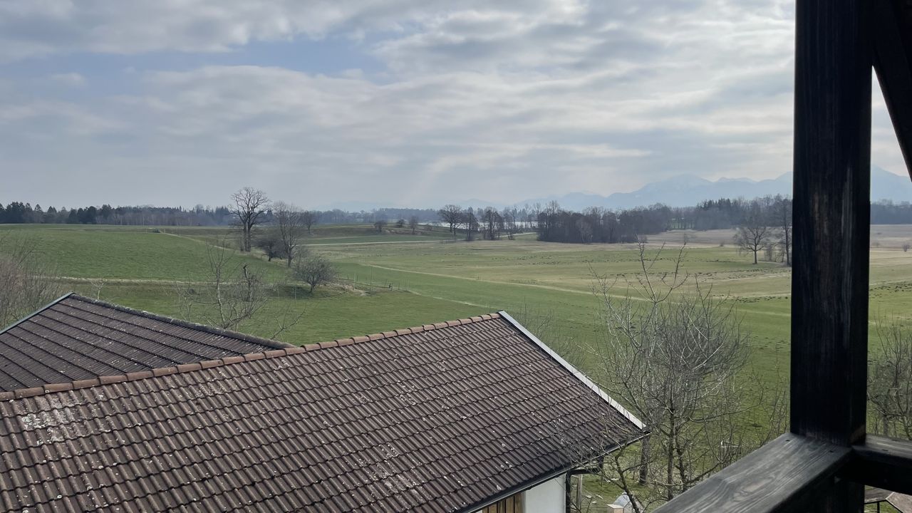 Blick vom Balkon im Vorfrühling Blick vom Balkon im Vorfrühling